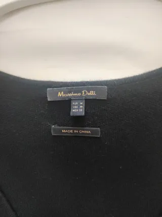 Vestido de punto negro con cinturón