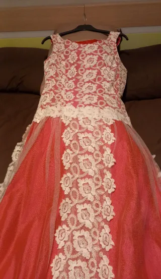 Vestido de fiesta rosa y blanco