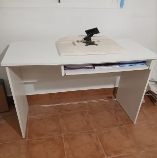 Escritorio blanco