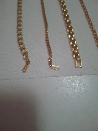 8 30Pulseras chapadas doradas surtidas