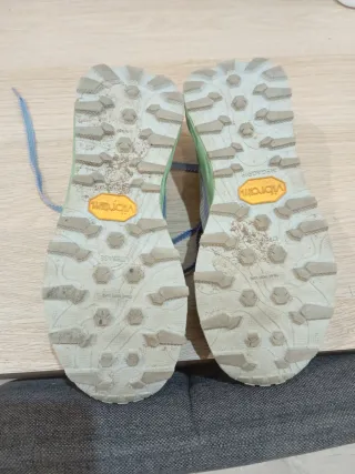 Zapatilla de running Nnormal Tomir 02. Talla 38 2/