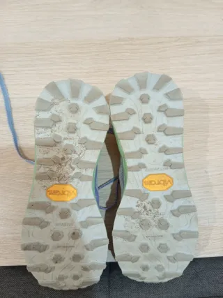 Zapatilla de running Nnormal Tomir 02. Talla 38 2/