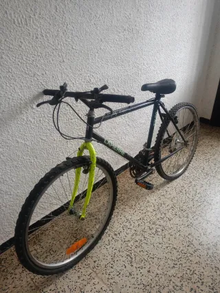 Bicicleta Lapierre Negra y Amarilla