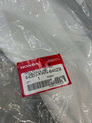 Cubierta Delantera Honda PCX 64300-KWN-640ZB