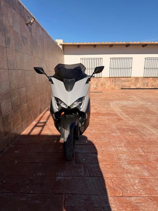 Yamaha T-Max 560