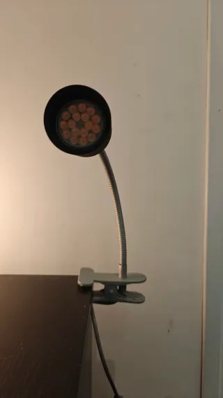 Lámpara de pinza flexible para escritorio