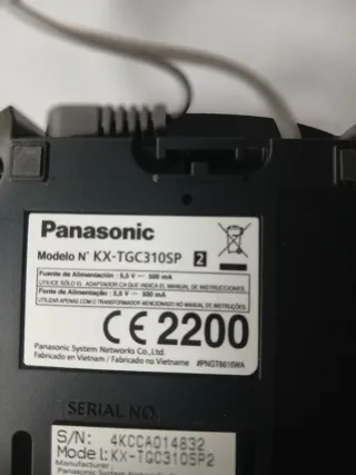Teléfono Panasonic Negro.  Modelo  KX-TGC310SP