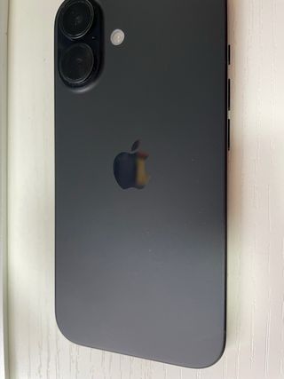 Apple iPhone 16