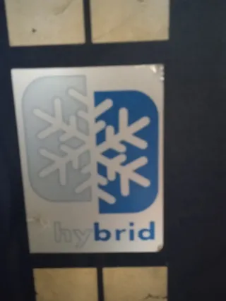 Nevera portátil azul y blanca