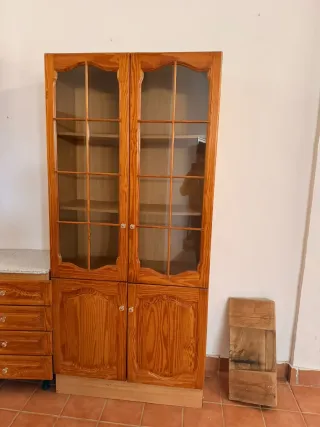 Muebles variados de madera de calidad