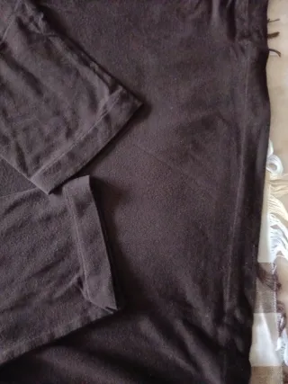 2 Blusas (marrón y verde)