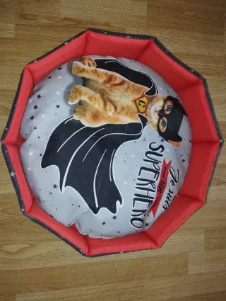 Cama para gatos diseño superhéroe