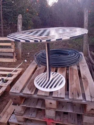 Mesa redonda tablero ajedrez mármol