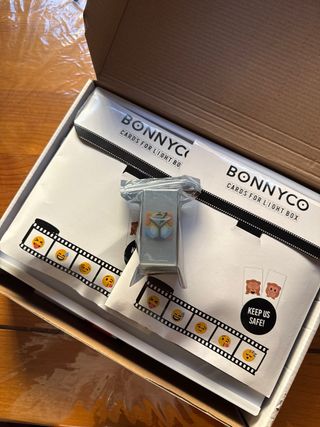 Caja de luz LED con letras y emojis