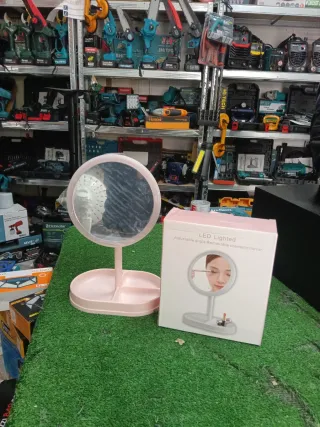 Specchio cosmetico LED con base