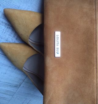 Conjunto bolso y zapatos mostaza