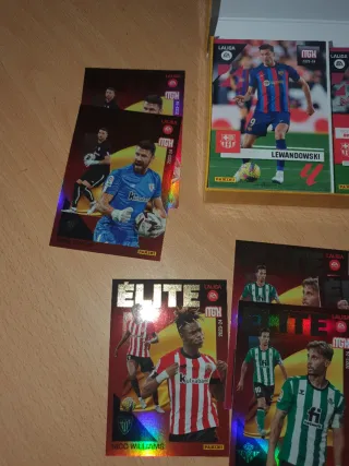 Lote megacracks +120 Cromos 2023-24