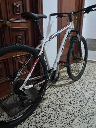 OCASION! bicicleta trek marlin6 Ultraligera y nuev
