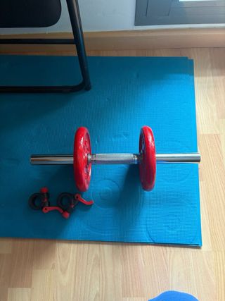 Barra mancuernas cromada (2kg) y 2 discos 3kg