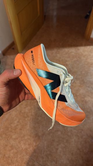 New Balance Rebel v4 Naranja/Blanco