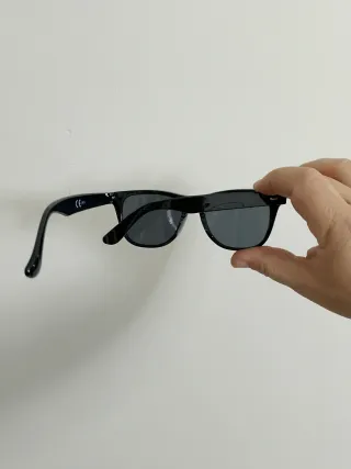 Occhiali da sole neri y2k con lenti UV