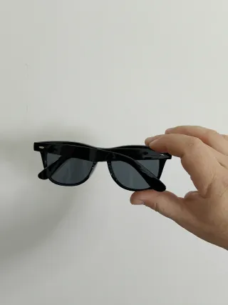 Occhiali da sole neri y2k con lenti UV