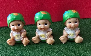 Lote de 26 muñecos pelones