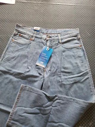 Levi's Stay Loose Cropped Talla 32