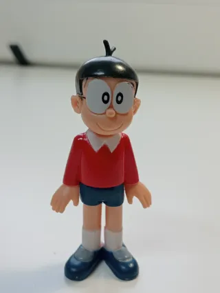 Figuras Doraemon y Nobita