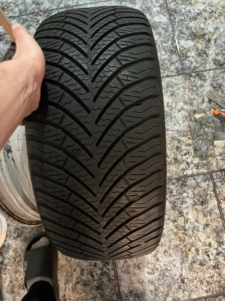 Neumático 225/45R17 94V