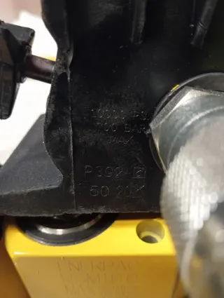 Bomba Hidráulica Enerpac(P392)Y Cilindro Enerpac.