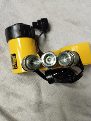 Bomba Hidráulica Enerpac(P392)Y Cilindro Enerpac.