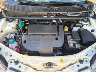 LANCIA YPSILON "ARMAND BASI" 17000 KMS DIESEL