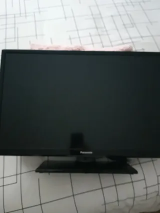 TV Panasonic 24" Led-Smart TV o Monitor PC