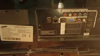 Samsung TV 46 pulgadas con mando a distancia