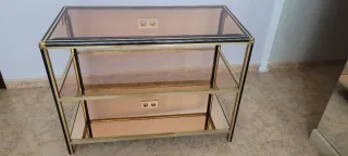 Mesa auxiliar metal dorado y cristal