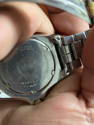 Reloj Seiko Quartz Dorado y Plateado