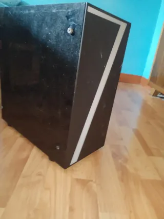 Case Gaming Mid-Tower + PSU 520W incluso