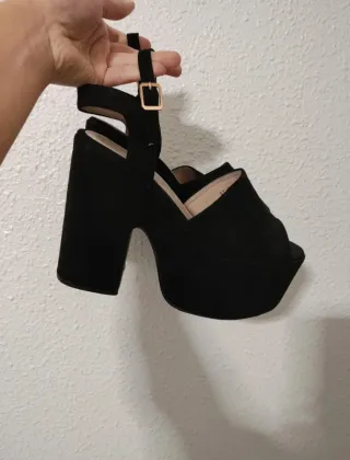Sandalias Negras Plataforma Tacón