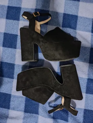 Sandalias Negras Plataforma Tacón