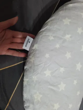 Cojín de lactancia estrellas gris y blanco