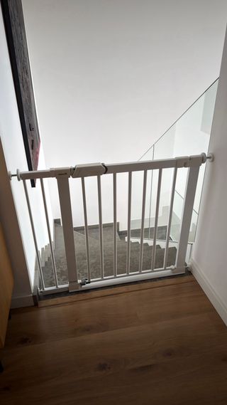 Puerta de seguridad para escaleras