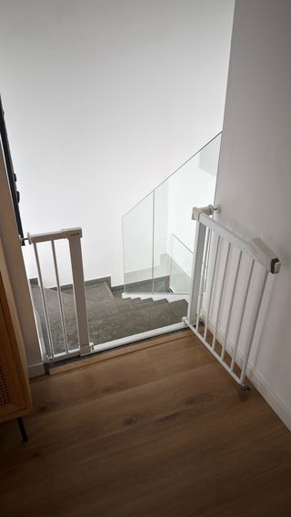 Puerta de seguridad para escaleras