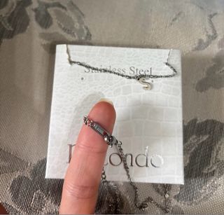 Collana con iniziale S in acciaio