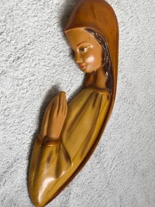 VIRGEN MARÍA ESCAYOLA EN ORACION REZANDO. NUEVA.