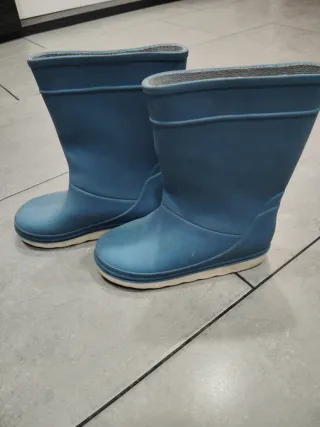 BOTAS DE AGUA CELESTE N° 26