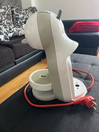 Cafetera Dolce Gusto Blanca y Gris (sin depósito)