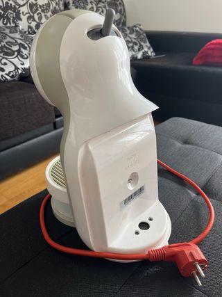 Cafetera Dolce Gusto Blanca y Gris (sin depósito)