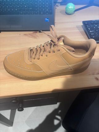Tenis Nike Air Force Beige/Marrón