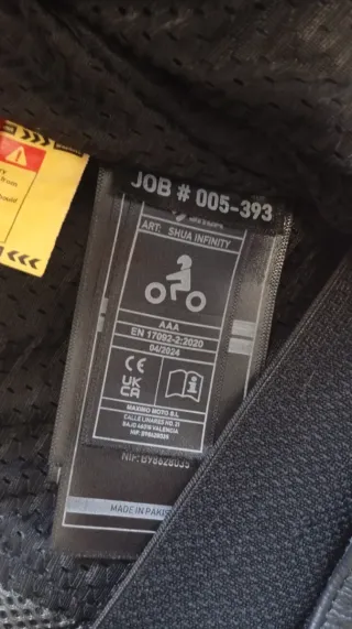 Mono completo Shua negro y rojo